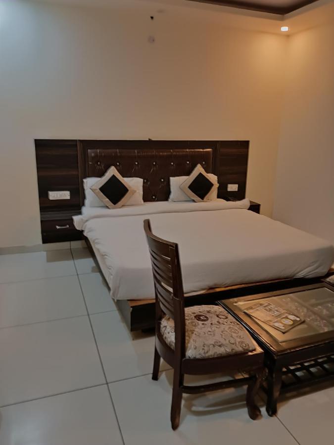 Hotel Aerotech Near Igi Airport New Delhi Exteriör bild