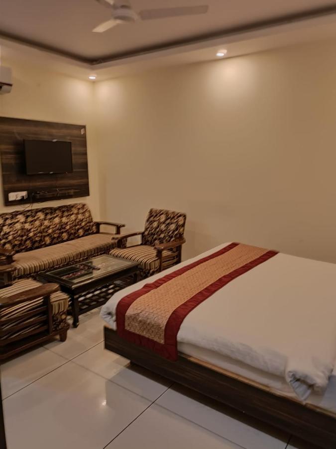 Hotel Aerotech Near Igi Airport New Delhi Exteriör bild