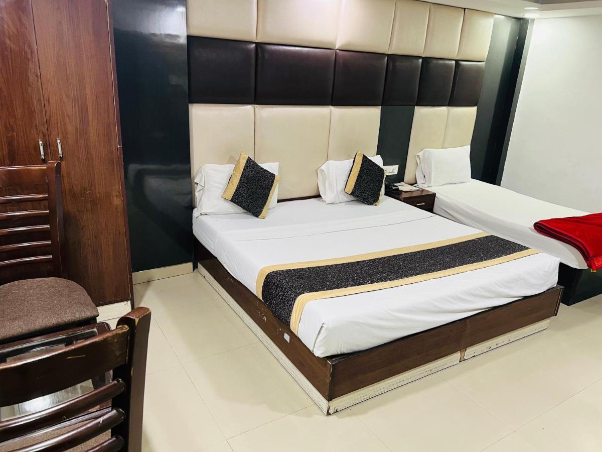 Hotel Aerotech Near Igi Airport New Delhi Exteriör bild