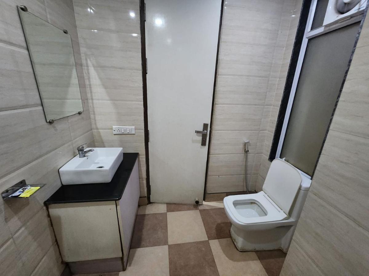 Hotel Aerotech Near Igi Airport New Delhi Exteriör bild
