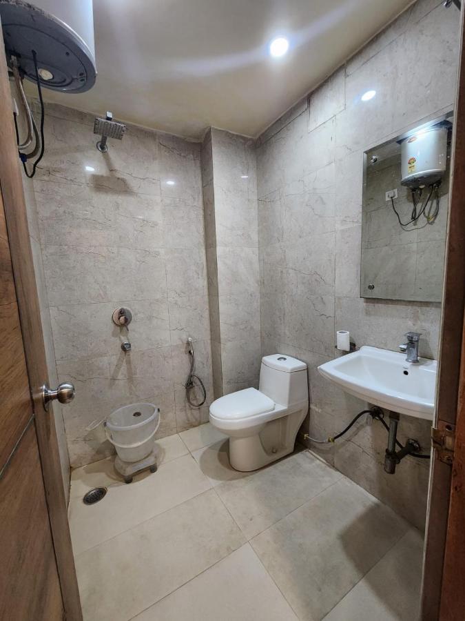Hotel Aerotech Near Igi Airport New Delhi Exteriör bild